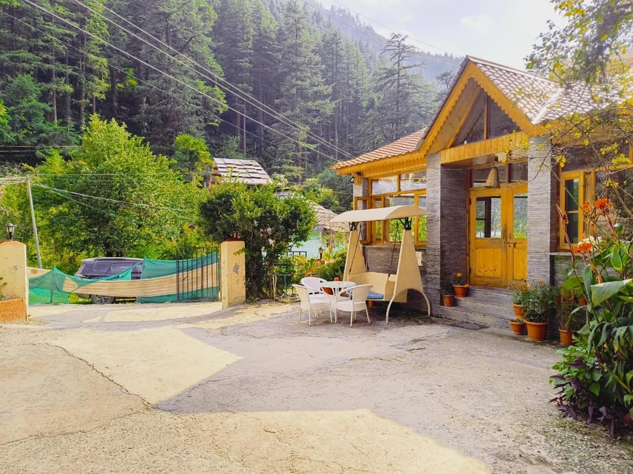 Hotel Purnima Riverside Kasol Eksteriør bilde