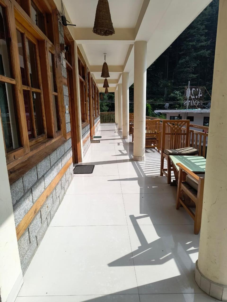 Hotel Purnima Riverside Kasol Eksteriør bilde