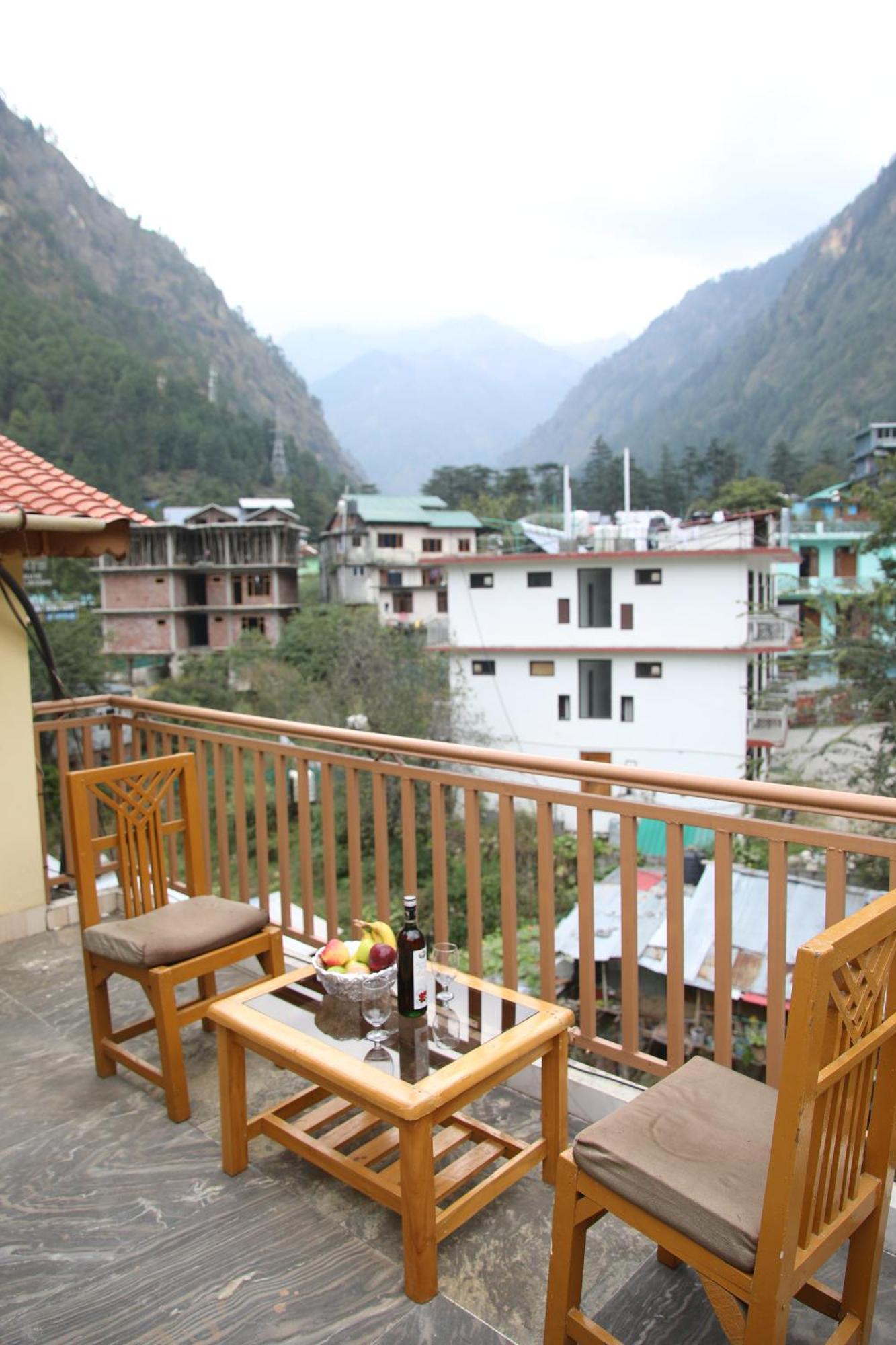 Hotel Purnima Riverside Kasol Eksteriør bilde